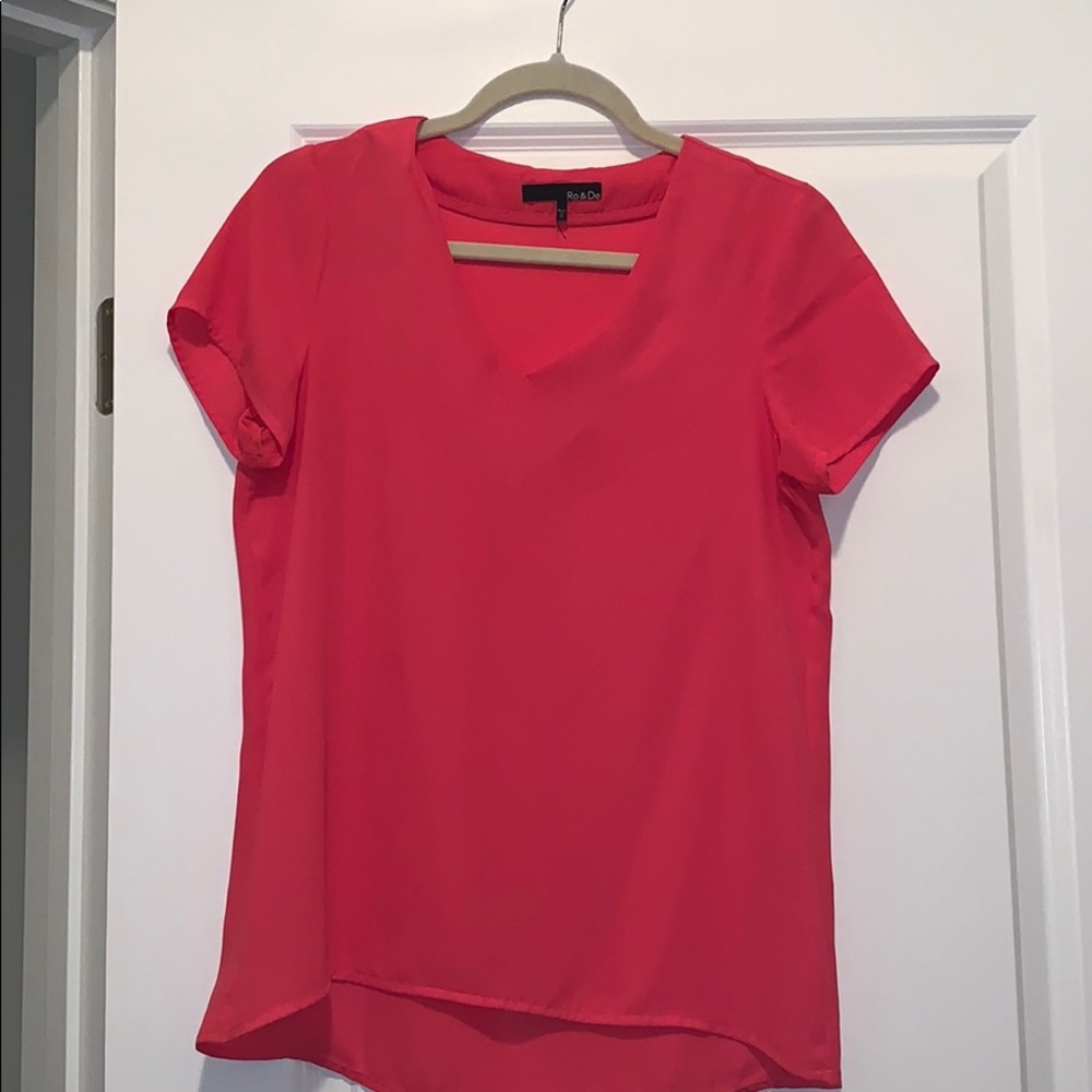 Ro &De v neck shirt